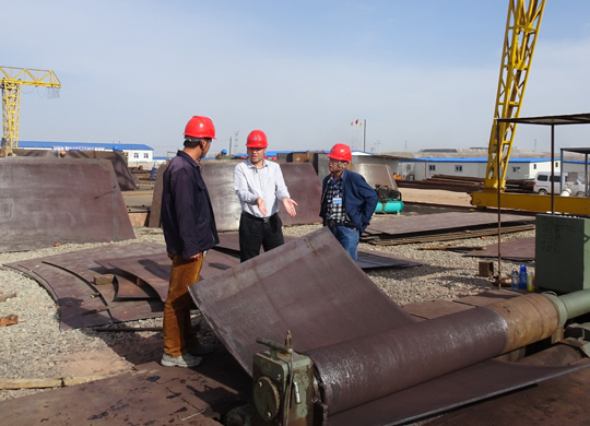 乐动(中国)官方总工程师陈建中视察钢煤斗加工区